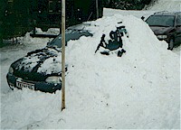 CaExHeLa1999_SchneeAuto.jpg (12471 Byte)