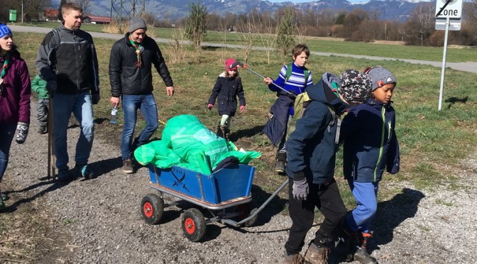 Wichtel und Wölflinge putzten Altach